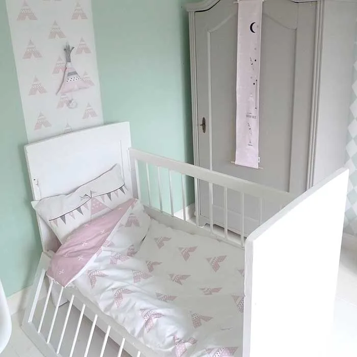 behang babykamer roze tipi dekbedovertrek peuterkamer meisje hiphuisje