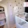 groeimeter roze kinderkamer hip huisje