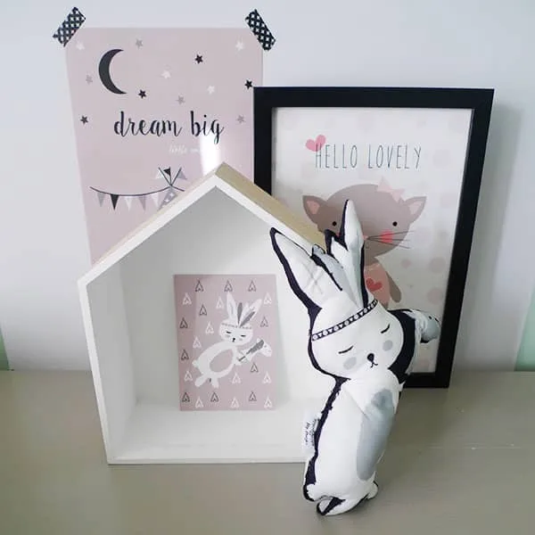 Kaart roze met schattig konijntje. 3 kaart roze konijntje babykamer kinderkamer deco hip huisje