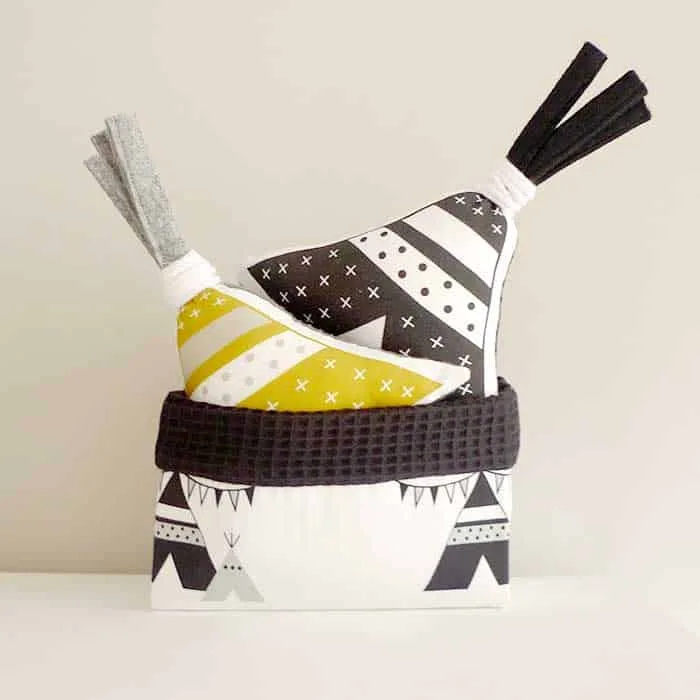 muziekdoosjes tipi mandje geel zwartwit babykamer hiphuisje