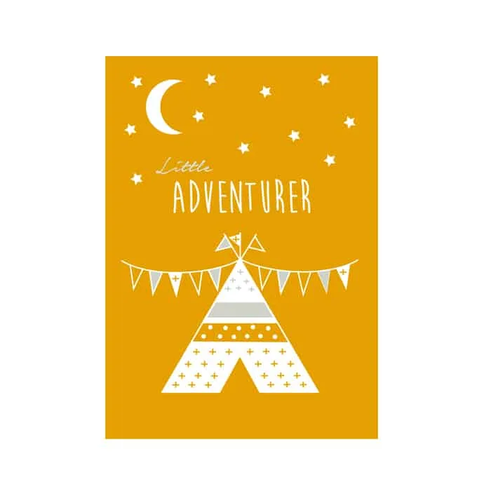 poster little adventurer okergeel geel kinderkamer babykamer tipi muurdecoratie kinderkameraccessoires