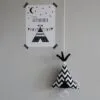 Poster tipi zwart wit. 13 tipi muziekdoosjes little adventurer hip huisje