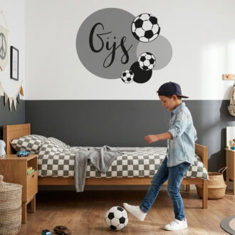 muursticker voetbal grijs met naam voor kinderkamer decoratie