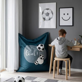 zitzak met voetbal print in blauw en grijs voor de jongenskamer