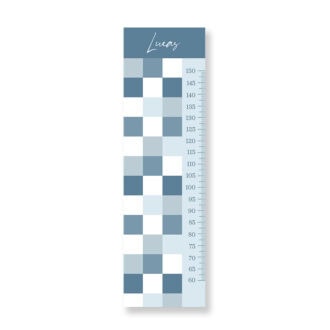 Groeimeter blauwe ruitjes voor de jongenskamer, vrijstaand, van Hip Huisje
