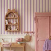 detail behang lila en creme strepen voor de kinderkamer