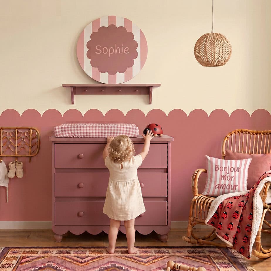 Muurcirkel streepjes kinderkamer, personaliseer met naam 1 muurcirkel voor meisjeskamer met roze strepen en naam