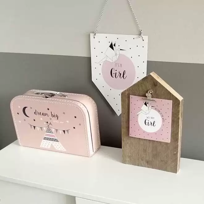 kraamcadeau geboorte geboorteuitzet vaantje meisje geboorte kraamkado ooievaar koffertje tipi meisje hiphuisje