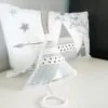 kussentje muziekdoosje babykameraccessoires blauw grijs hiphuisje
