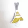 tipi muziekdoosje okergeel babykamer muziek baby babykameraccessoires hiphuisje