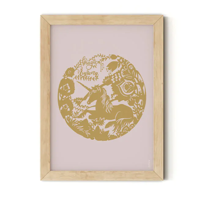 Poster met eenhoorn print in roze en okergeel - hiphuisje