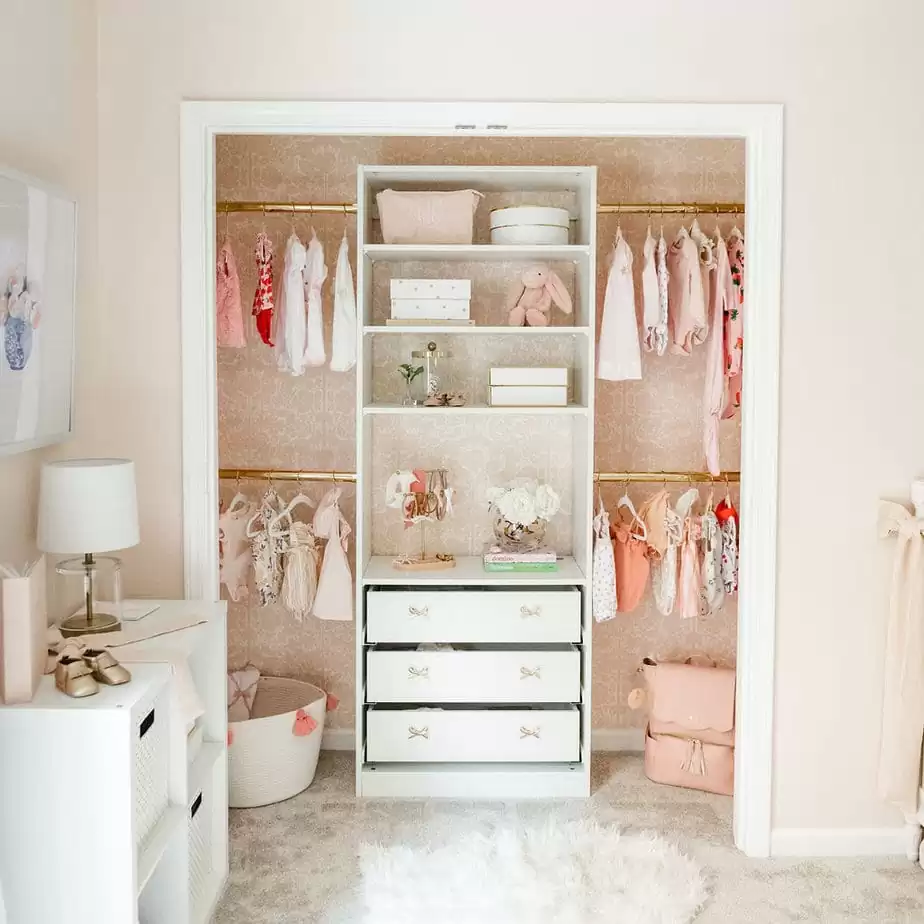 inloopkast kleine babykamer