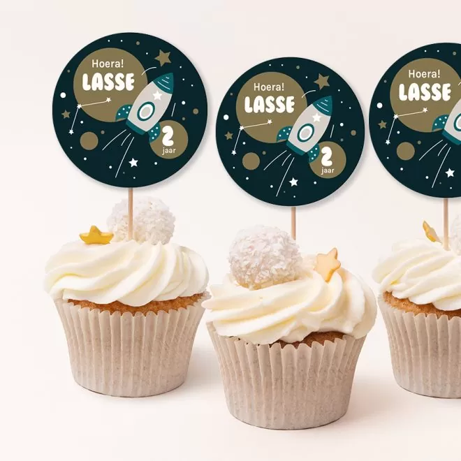 originele traktatie cup cake ruimtevaart prikkers voor een verjaardag of geboorte