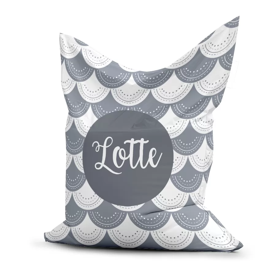 Zitzak in blauwe golfjes print met naam en golfjes print voor een hippe kinderkamer