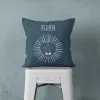 kussen met naam en leeuwen print in blauw voor de kinderkamer of als kraamcadeau - hiphuisje