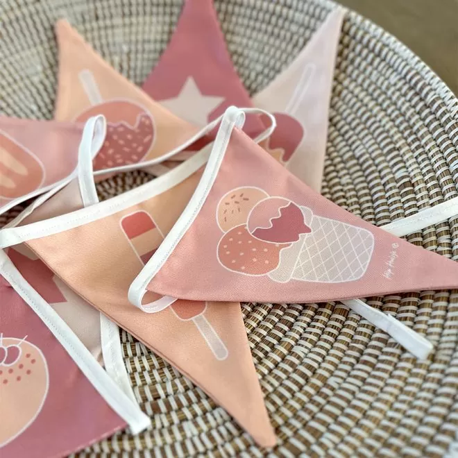 vlaggenlijn ijsjes roze kinderkamer hiphuisje