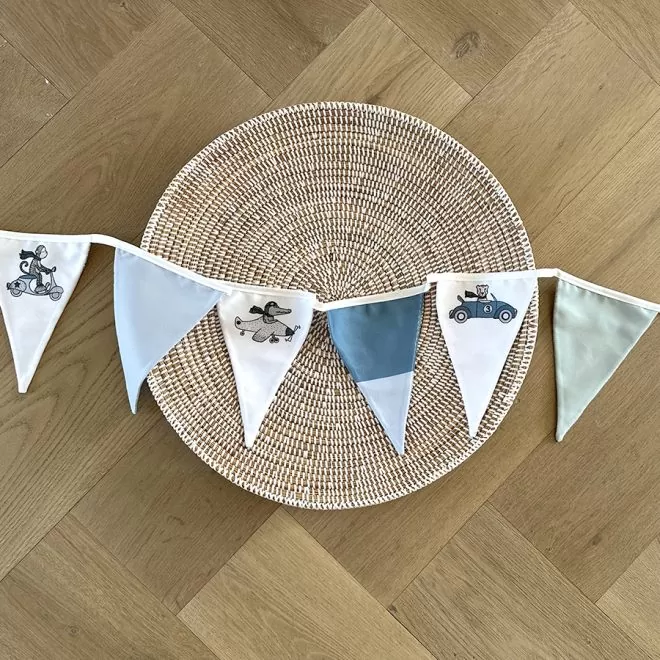 vlaggenlijn met dieren en voertuigen voor de kinderkamer hiphuisje